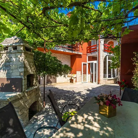 Percan Gostinjska kuća 3*